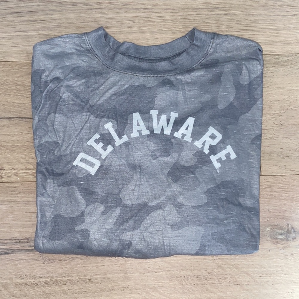 Delaware RedShirt Grey Camo Cropped Long Sleeve